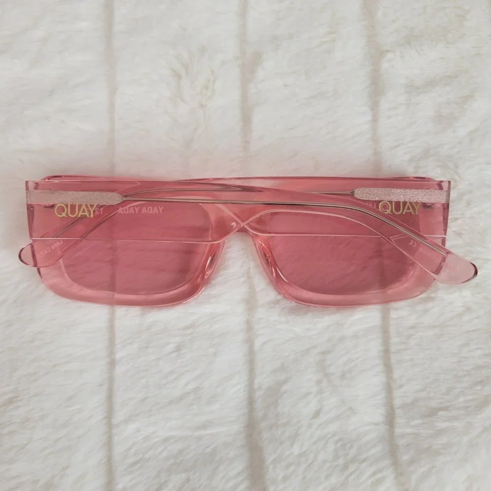 QUAY // ltd ed rare coral rectangular retro-chic yada yada sunglasses